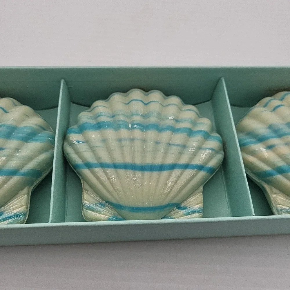 Vintage Box of SEASHELL 3 SOAPS By Ben Rickert